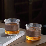OakFlow Whisky Tumbler – Handgjord Glas med Trä Accent Carvallo