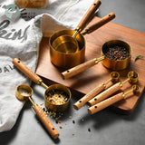 Carvallo – Lyxig Ek Anpassad Set med Traditionell Elegans Carvallo