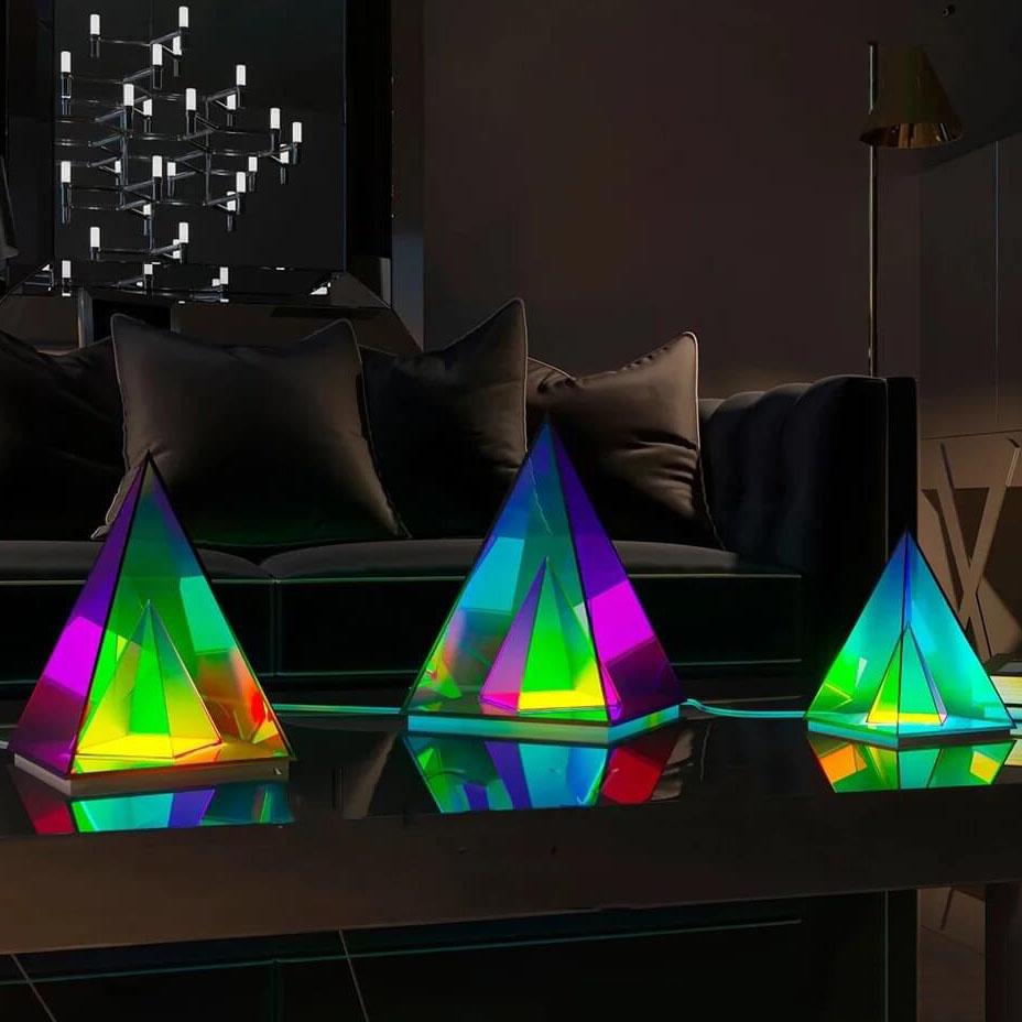 Vibrerande LED-akrylkublampa – färgglad geometrisk triangelljus MILA Sverige