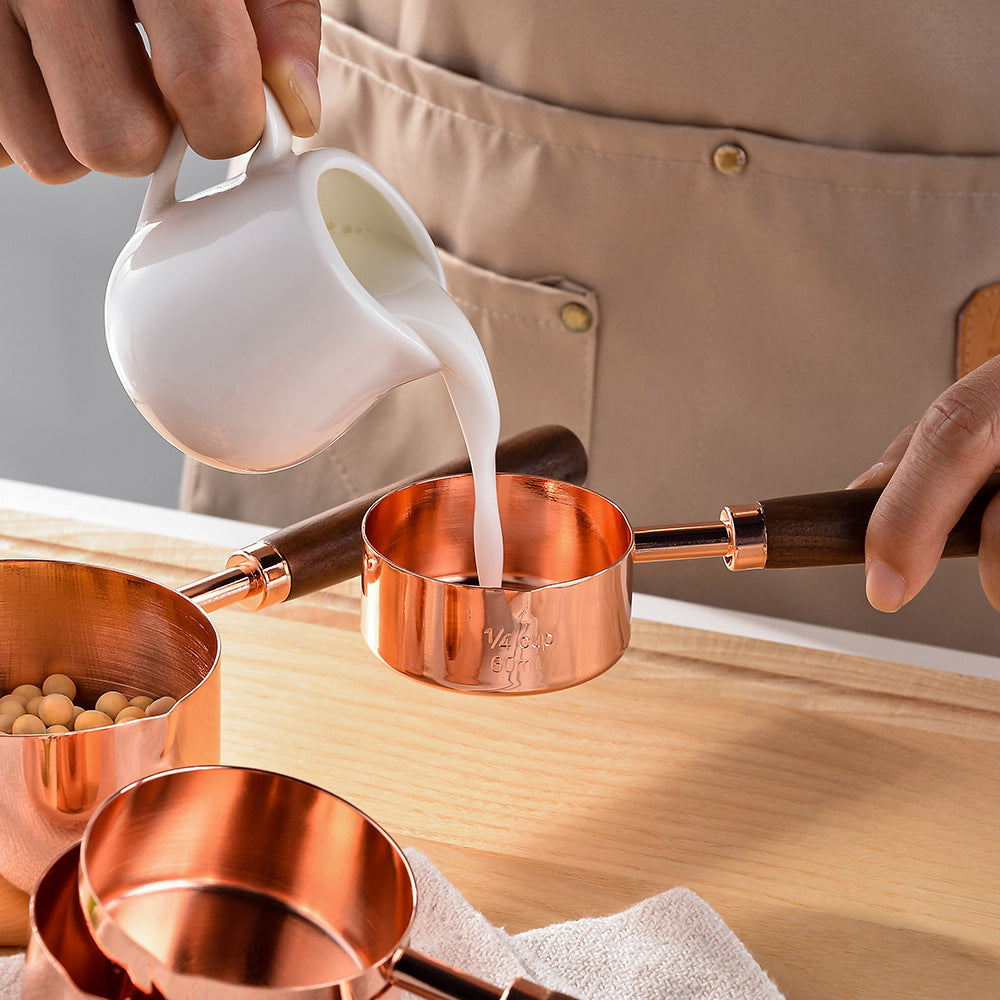 Carvallo – Lyxig Ek Anpassad Set med Traditionell Elegans Carvallo