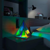 Vibrerande LED-akrylkublampa – färgglad geometrisk triangelljus MILA Sverige