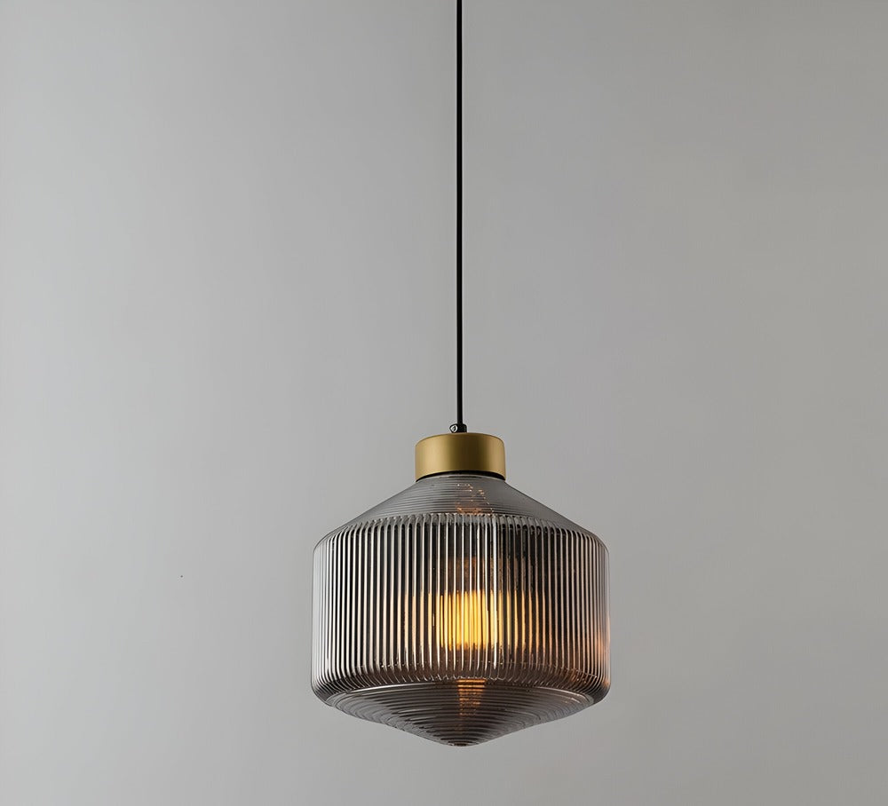 Aurelia Prism Pendellampa – Räfflad Glas Taklampa i Vintage Modern Stil Hemnix