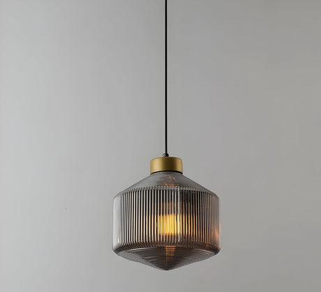 Aurelia Prism Pendellampa – Räfflad Glas Taklampa i Vintage Modern Stil Hemnix