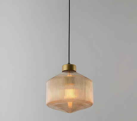 Aurelia Prism Pendellampa – Räfflad Glas Taklampa i Vintage Modern Stil Hemnix