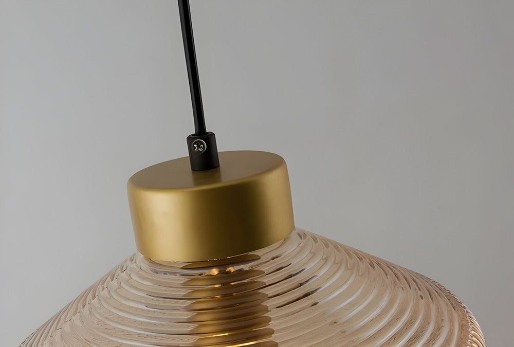 Aurelia Prism Pendellampa – Räfflad Glas Taklampa i Vintage Modern Stil Hemnix