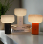 NordicGlow Bordslampa – Elegant Ribbad Lampa i Svampform Hemnix