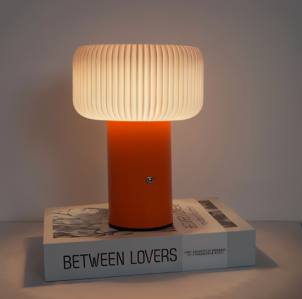 NordicGlow Bordslampa – Elegant Ribbad Lampa i Svampform Hemnix