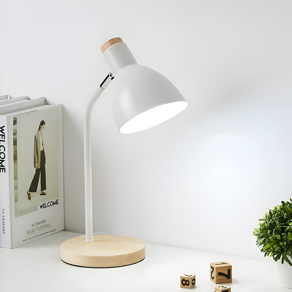 LumiNord Justerbar LED Bordslampa – Nordisk Design för Läsning & Vardagsrum Hemnix