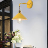 Retro Vägglampa i Metall – Vintageinspirerad Väggbelysning med Konformad Skärm Hemnix