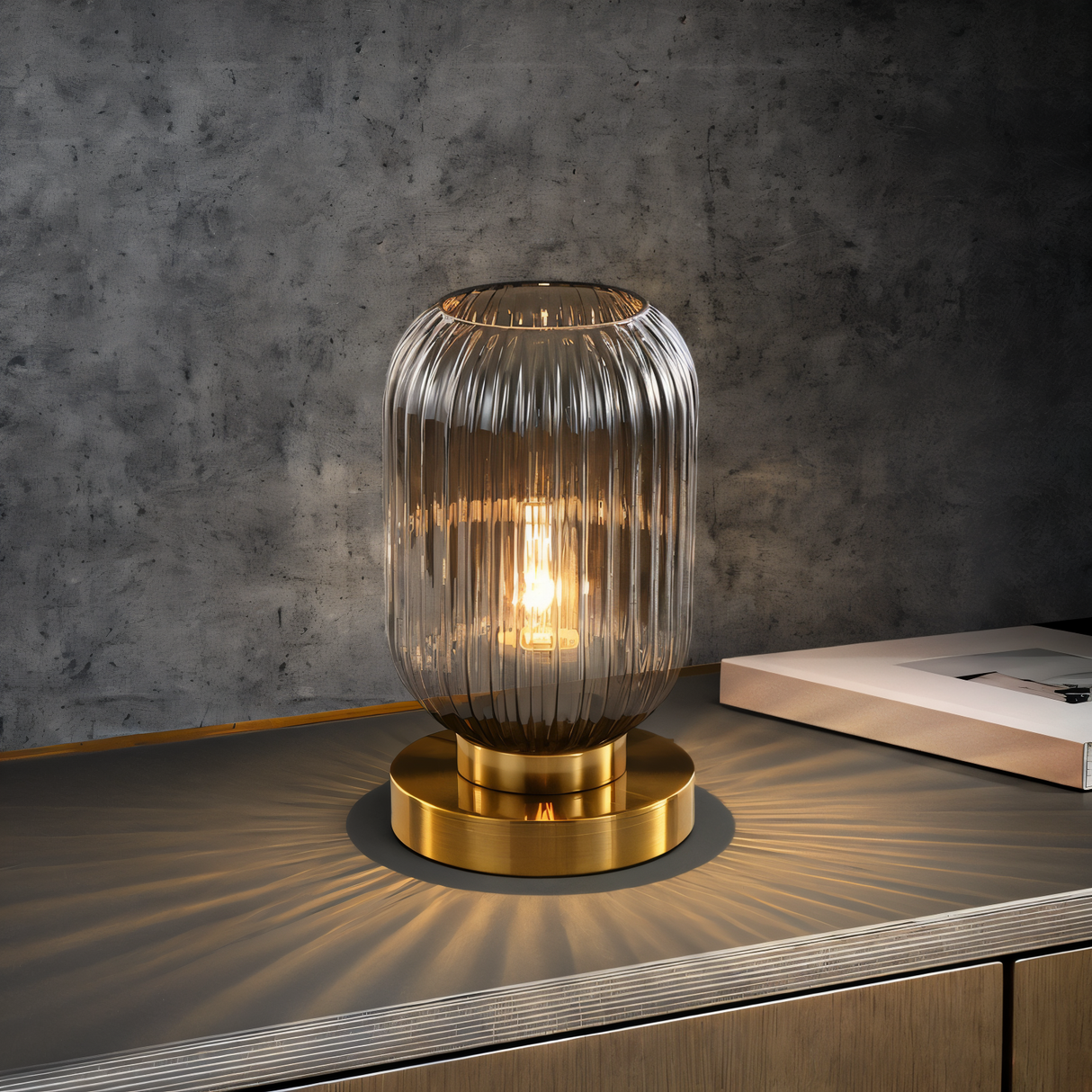 LumoRib – Elegant Bordslampa med Ribbade Glasdetaljer Hemnix