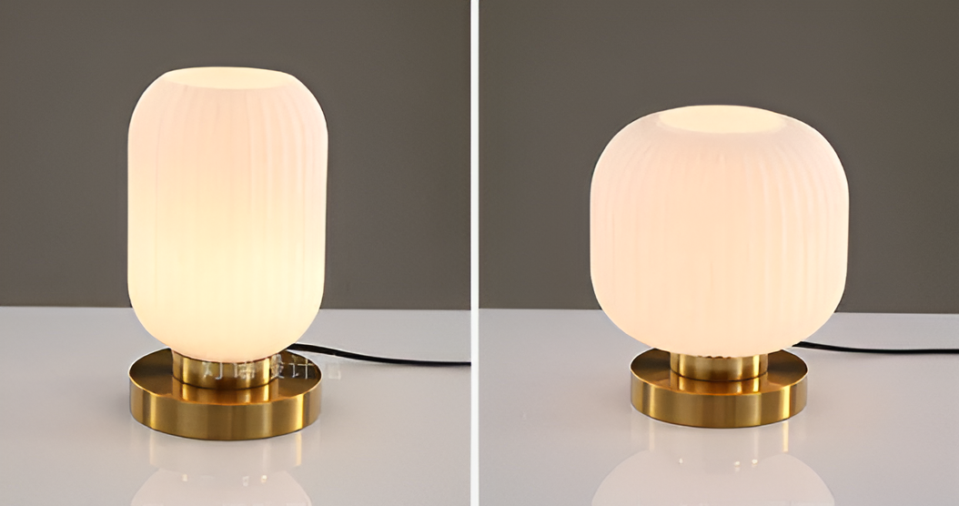 LumoRib – Elegant Bordslampa med Ribbade Glasdetaljer Hemnix