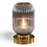 LumoRib – Elegant Bordslampa med Ribbade Glasdetaljer Hemnix