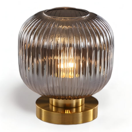 LumoRib – Elegant Bordslampa med Ribbade Glasdetaljer Hemnix