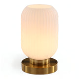 LumoRib – Elegant Bordslampa med Ribbade Glasdetaljer Hemnix