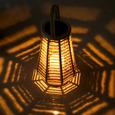 Carvallo - Elegant Soldriven Rattanlampa För Utomhus Charm Carvallo