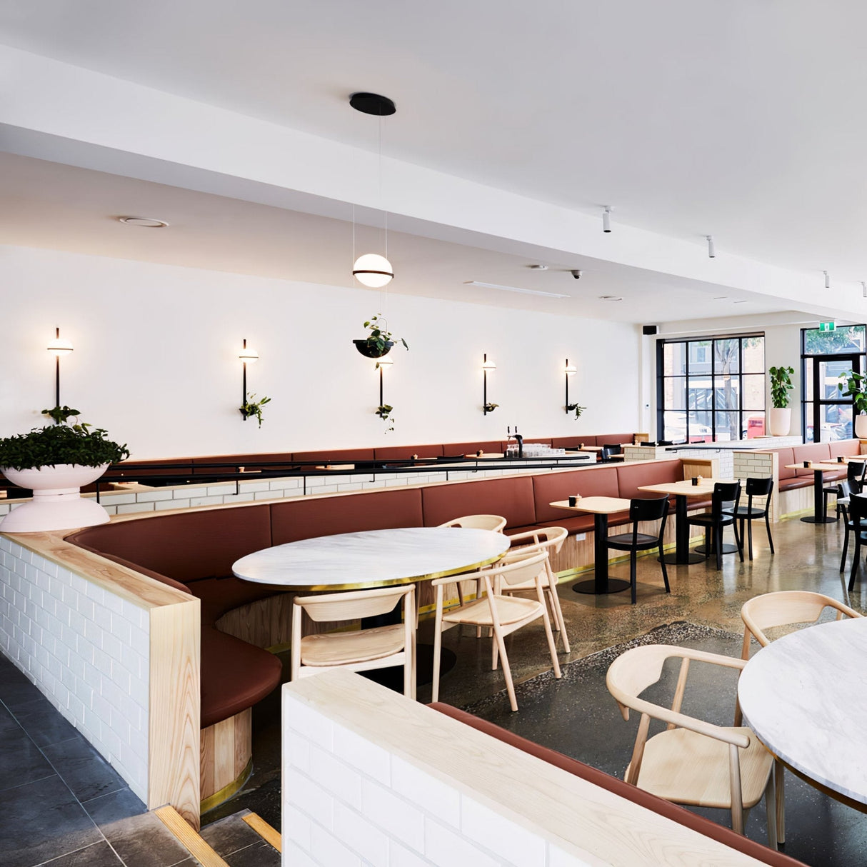 Snygg globformad utomhusvägglampa Carvallo