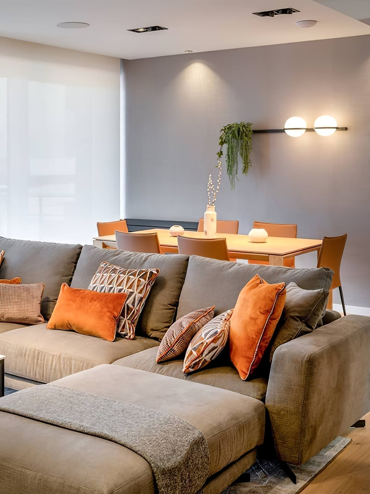 Snygg globformad utomhusvägglampa Carvallo