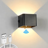 VoltQube – Uppladdningsbar LED-vägglampa Carvallo
