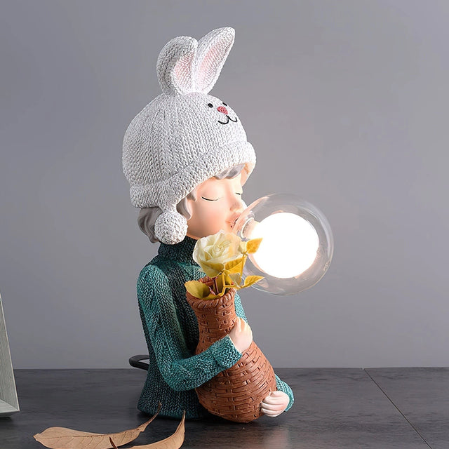 Resin bordslampa Elegance Lyra Rabbit Girl – Dubbel-glasskärm Carvallo