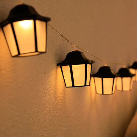 Carvallo - Vintage Lantern String Lights ger en varm och mysig stämning Carvallo