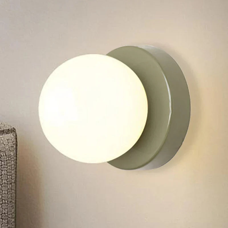 Royaleva Nordic LED Glasvägglampa – Minimalistisk Orb Sconce för Moderna Interiörer Carvallo