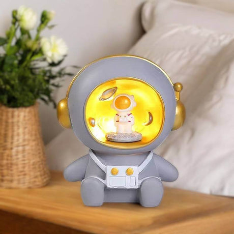 Royallure Astronaut Spargris Nattlampa för Barn – Mjuk USB/Batterilampa & Pengasparare Carvallo
