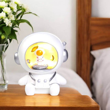 Royallure Astronaut Spargris Nattlampa för Barn – Mjuk USB/Batterilampa & Pengasparare Carvallo