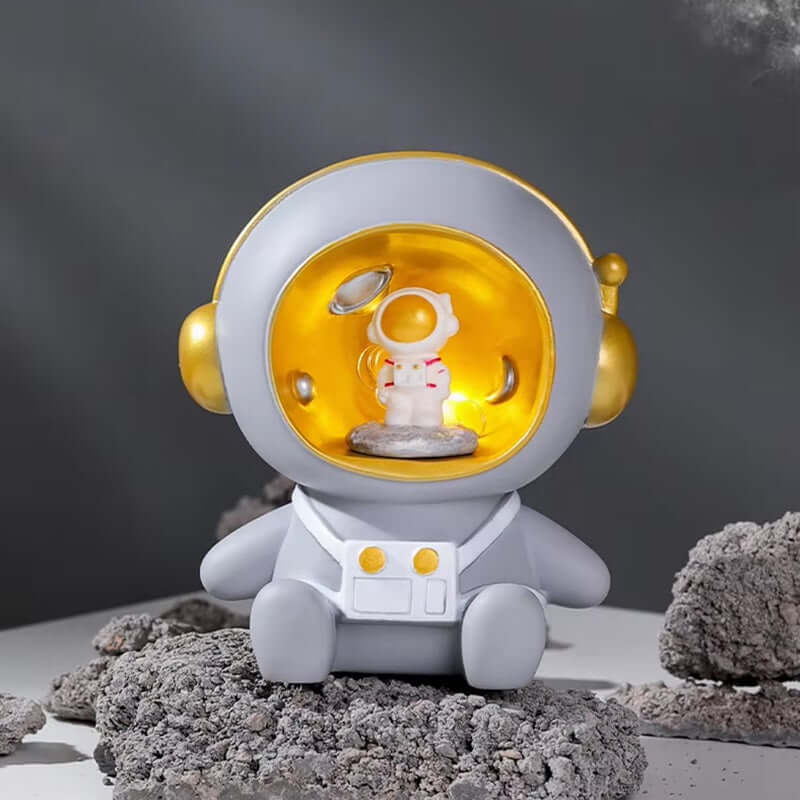Royallure Astronaut Spargris Nattlampa för Barn – Mjuk USB/Batterilampa & Pengasparare Carvallo