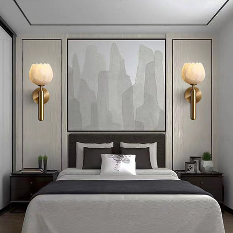 RoseMarble – Elegant vägglampa med romantisk blomsterglöd Carvallo