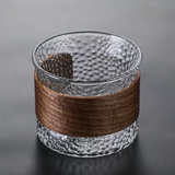 OakFlow Whisky Tumbler – Handgjord Glas med Trä Accent Carvallo