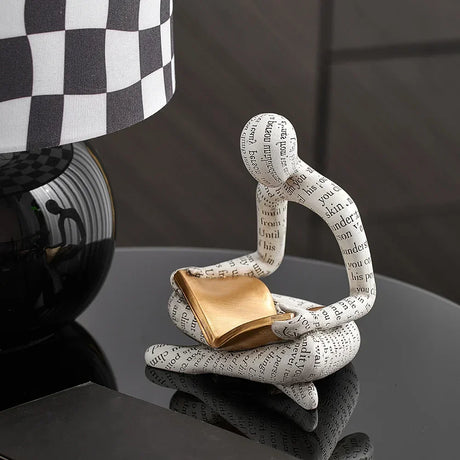 Satori Ornament Skulptur | 6.1″ Abstrakt Läsande Figur Resin | Vävd Text & Guld Bok | Svart eller Vit Carvallo