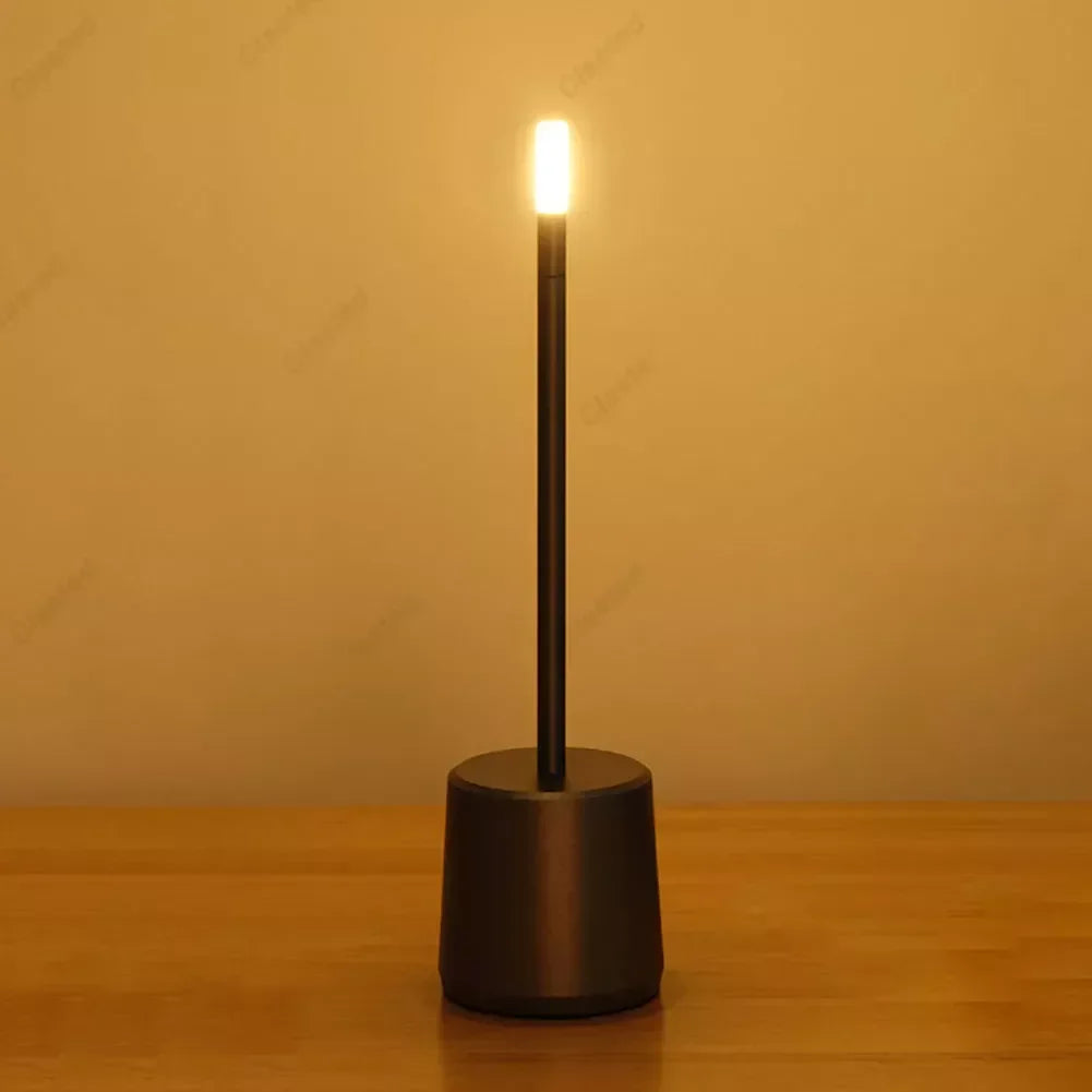 Carvallo – Lyxig LED Bordslampa med Steglös Dämpning och Elegant Kristallskärm Carvallo