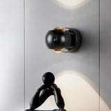 OrbisGlow – LED-vägglampa med 360° roterande funktion för justerbar belysning Carvallo