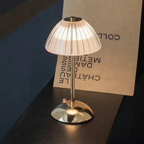 LumeLuxe – Dimbart LED Bordslampa med Skandinavisk Design & USB Carvallo