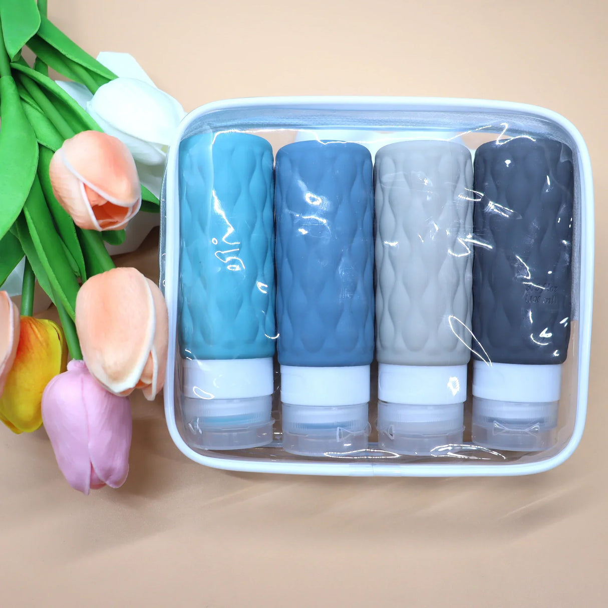 Carvallo Reseflaskor Set | Mjuka silikonflaskor & spraybehållare | Läcksäkra & TSA-kompatibla | För schampo, lotion & kosmetik Carvallo