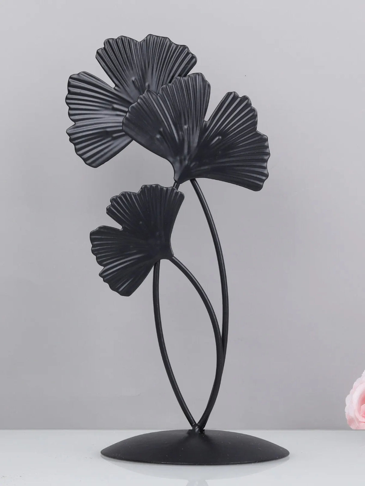 Metalliska Blad Ornament - Elegant och Modern Carvallo