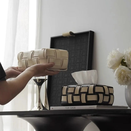 Carvallo – Lyxig Vegan Läder Pappershållare med Vävt Mönster Carvallo