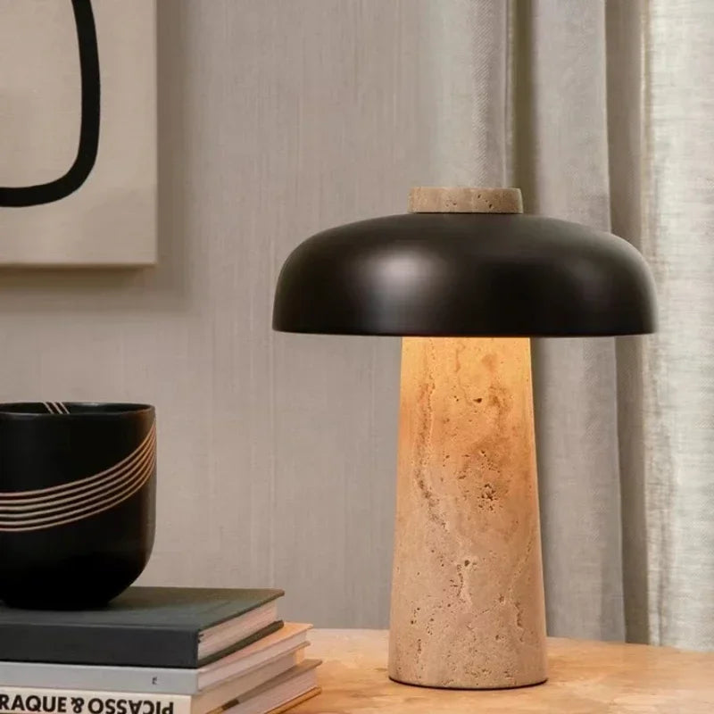 Nordisk Designer Bordslampa – Svampformad Lampa i Travertin Hemnix