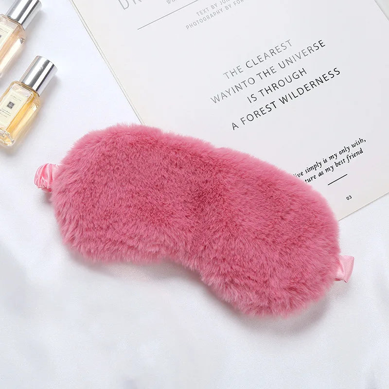 Fluffig sömnmask – Ljusblockerande komfort för avslappnade nätter MILA Sverige