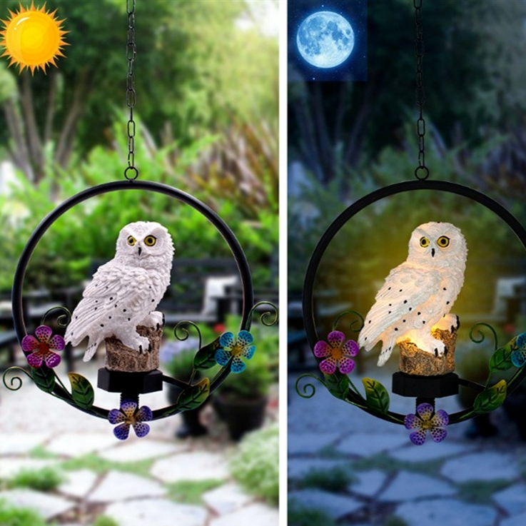 OwlGlow – Rustik solcelldriven trädgårdshänglampa med realistisk uggledesign Carvallo