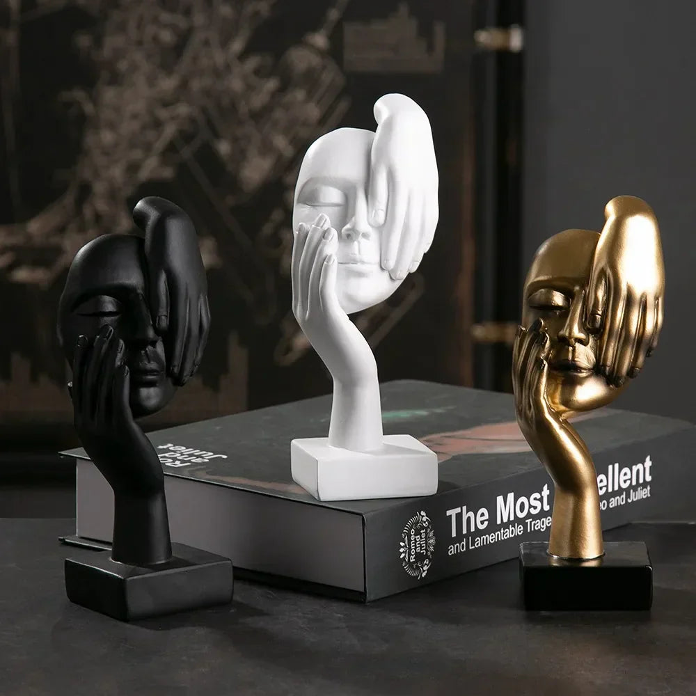 Kanso 'Tala Inget Ont' Skulptur | 6,7″ Minimalistisk Hand-på-Ansikte Dekor | Svart, Vit eller Guld Resin Ornament Carvallo