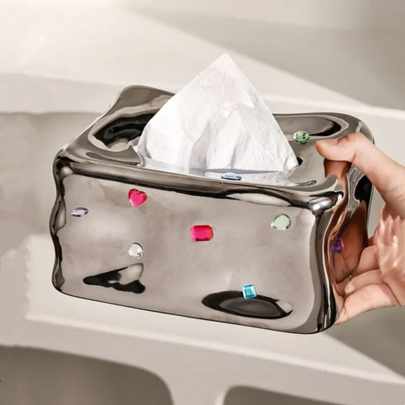 Élise – Lyxig Porslinservettlåda med Hjärtfomad Ädelsten Accent Carvallo