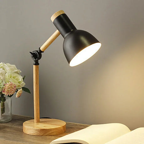 Träjusterbar Bordslampa | Nordisk Belysning Carvallo