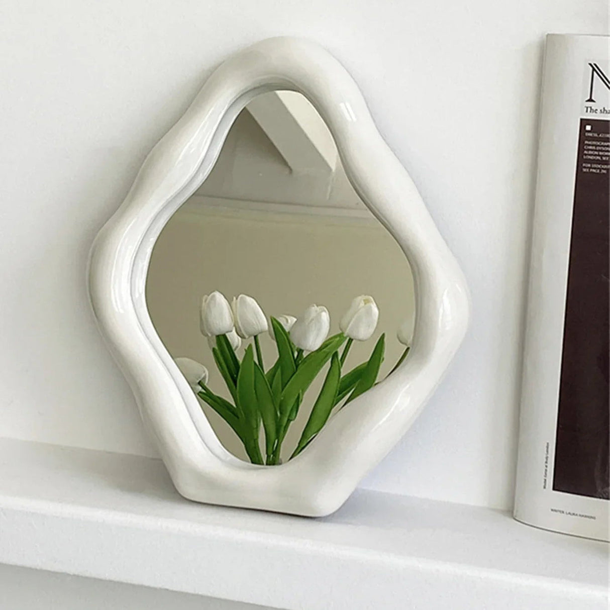 RetroLume - Snyggt oregelbundet sminkspegel med vintage charm och modern appell Carvallo