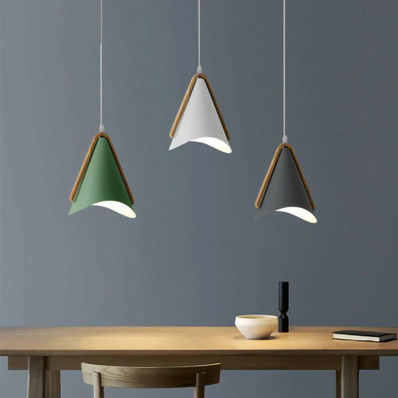 NovaLume – Modern taklampa med elegant, minimalistisk design och praktisk funktionalitet Carvallo