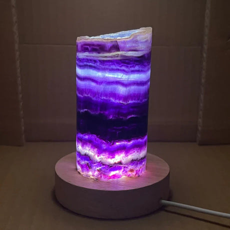 RainbowGlow – Fluorite table lamp with enchanting light effects for a calming atmosphere Carvallo