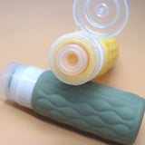 Carvallo Reseflaskor Set | Mjuka silikonflaskor & spraybehållare | Läcksäkra & TSA-kompatibla | För schampo, lotion & kosmetik Carvallo