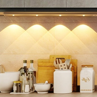 Royelux Rörelsesensor LED Skåplampa – Ultra-tunn, USB-laddningsbar och dimbar Carvallo