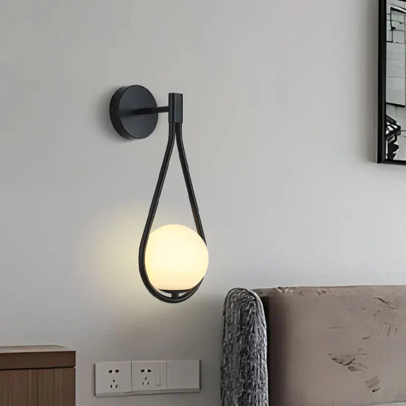 Royallure Modern LED Vägglampa USB Uppladdningsbar med Fjärrkontroll, Dimbara Nordisk Ljus Carvallo
