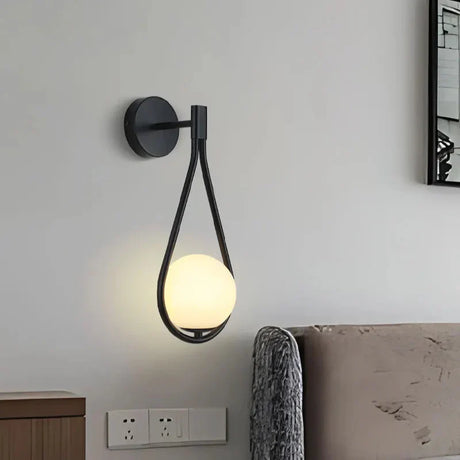 Royallure Modern LED Vägglampa USB Uppladdningsbar med Fjärrkontroll, Dimbara Nordisk Ljus Carvallo